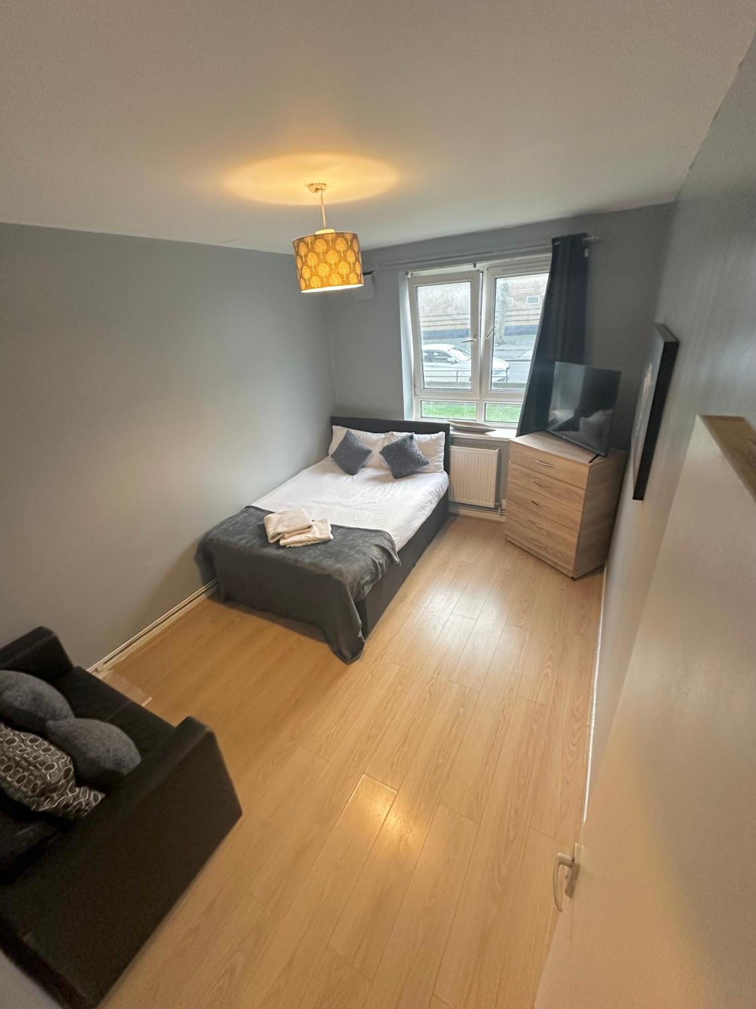 1 Bedroom Flat In Whitechapel, Лондон Екстер'єр фото