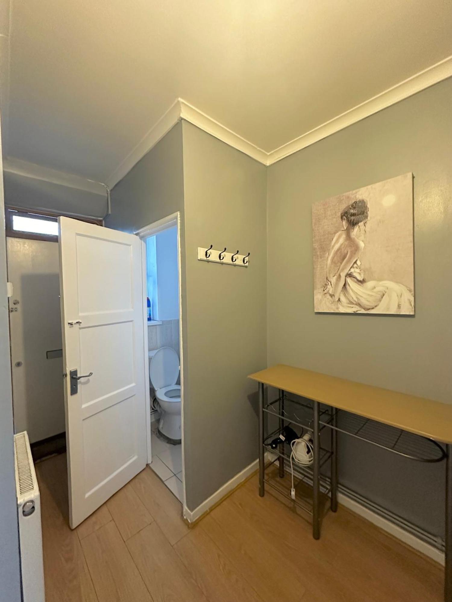 1 Bedroom Flat In Whitechapel, Лондон Екстер'єр фото