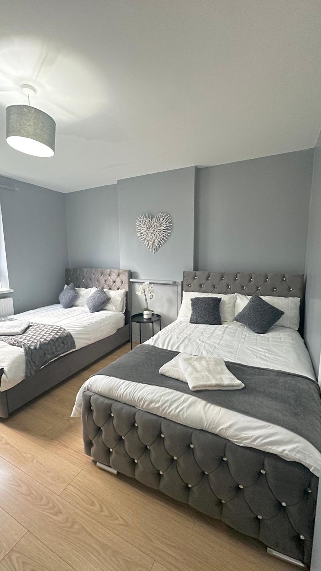 1 Bedroom Flat In Whitechapel, Лондон Екстер'єр фото