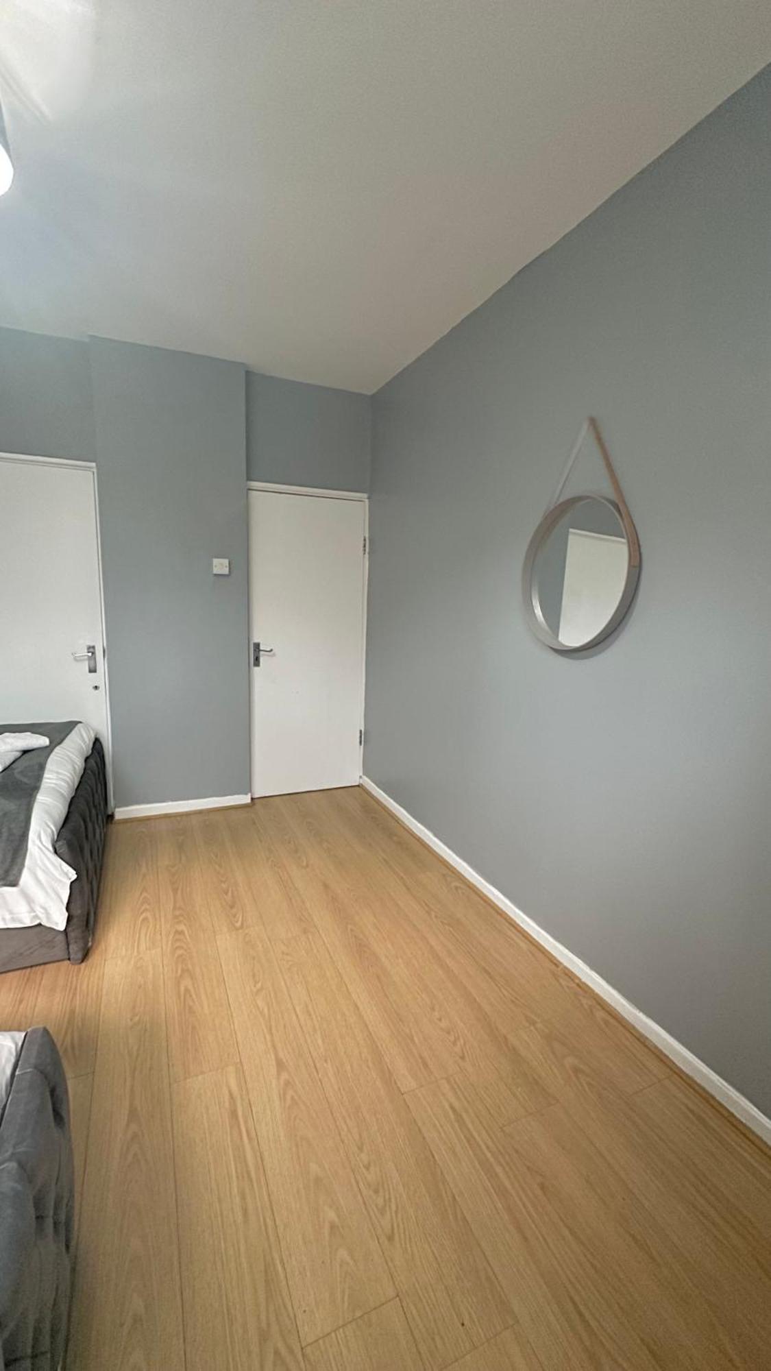 1 Bedroom Flat In Whitechapel, Лондон Екстер'єр фото
