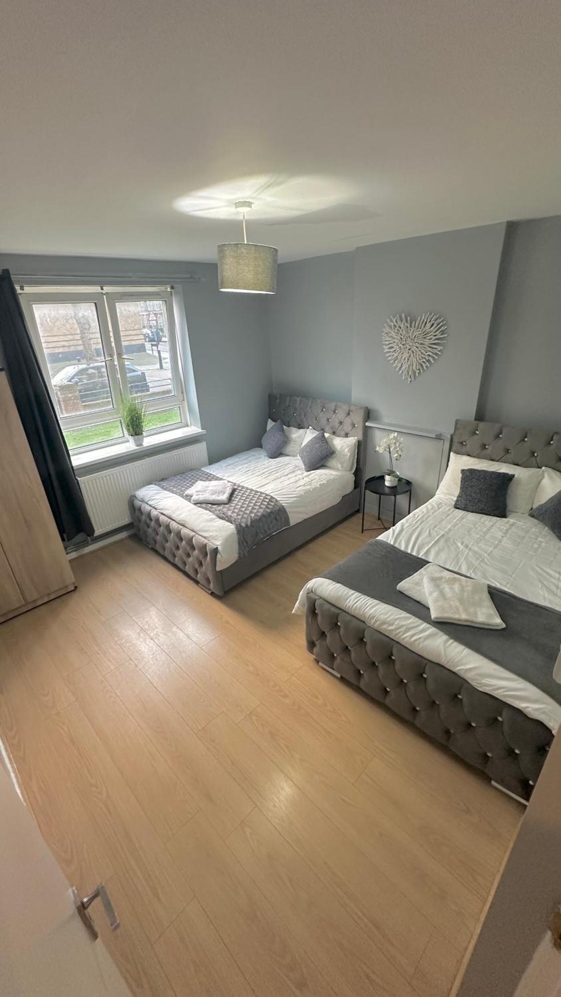 1 Bedroom Flat In Whitechapel, Лондон Екстер'єр фото