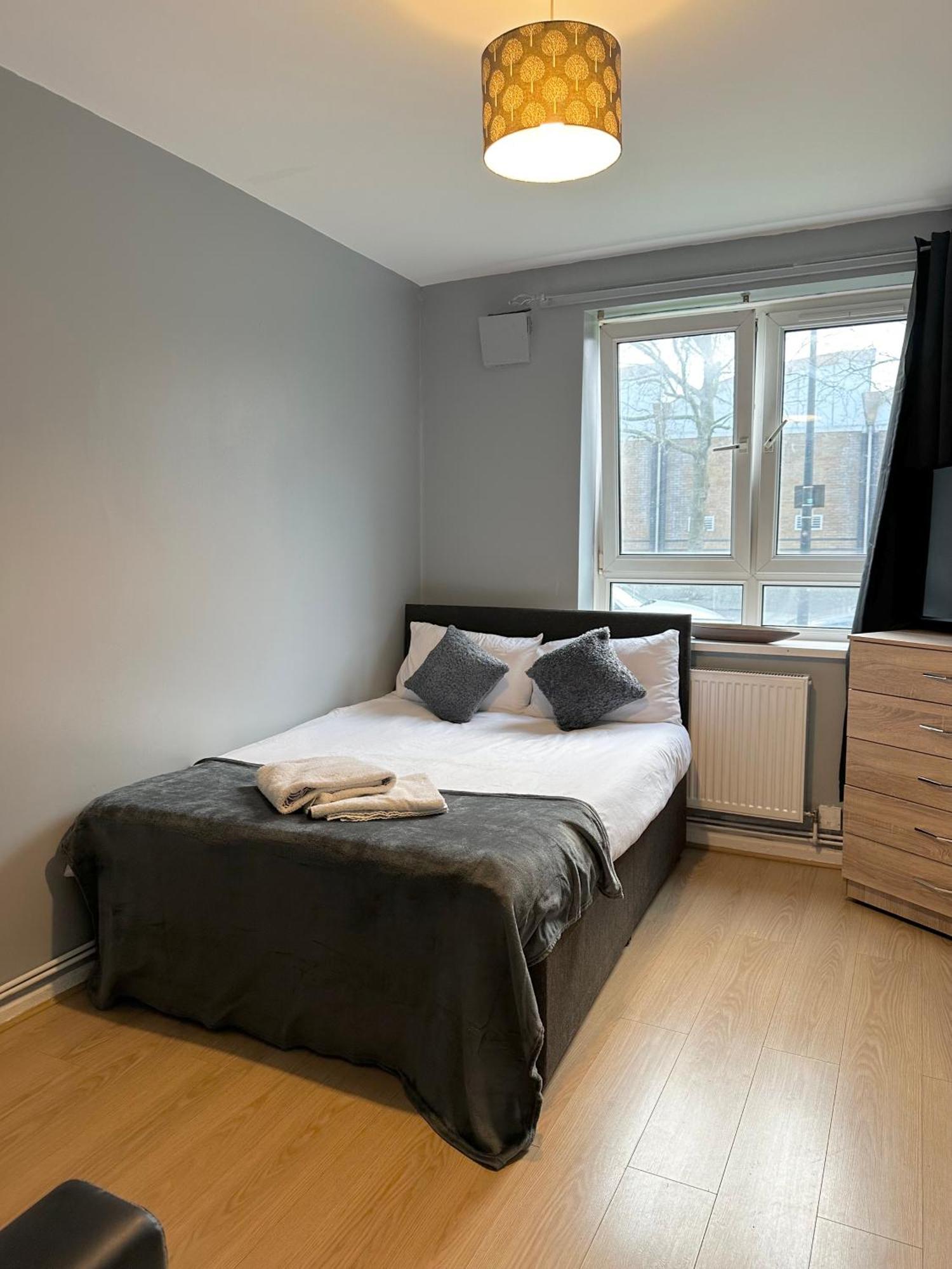 1 Bedroom Flat In Whitechapel, Лондон Екстер'єр фото